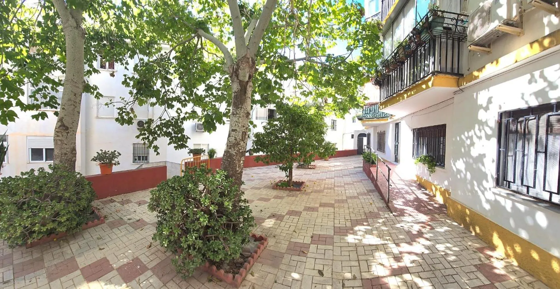 Tranquil Oasis 2 Bedroom Coastal Getaway By Namaste Elite Torremolinos 0*,